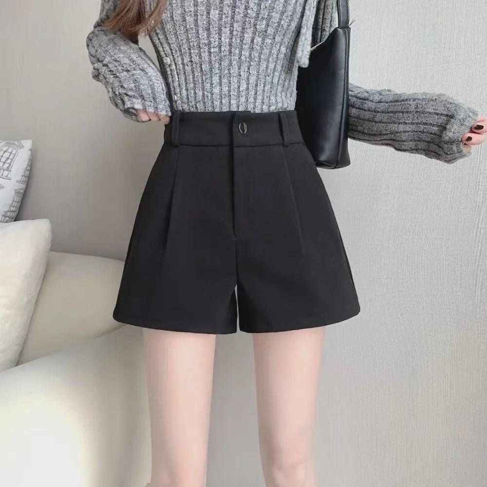 Women's Black Woolen High-Waisted Wide-Leg Shorts for Autumn/Winter 2023