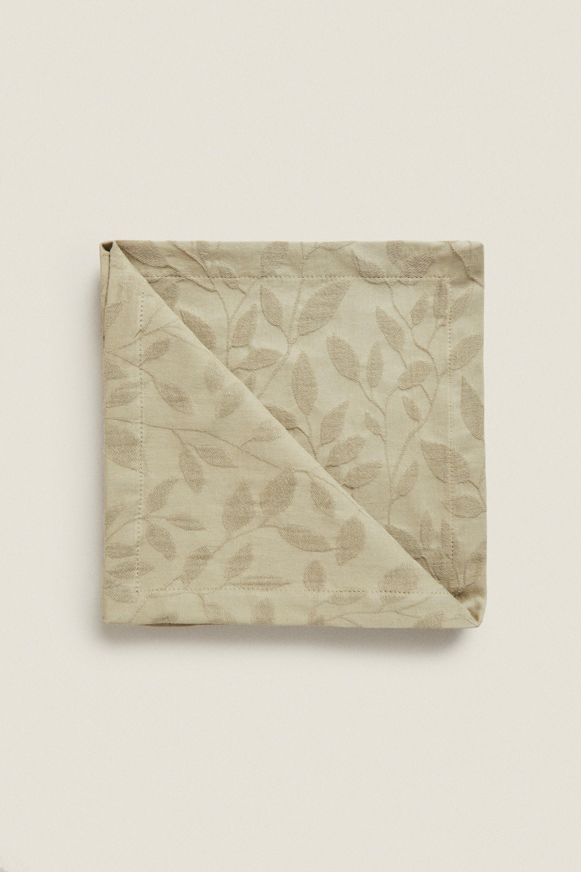 

ЖАККАРДОВЫЕ САЛФЕТКИ ЛИСТОЧНЫЕ (УПАКОВКА ИЗ 2)