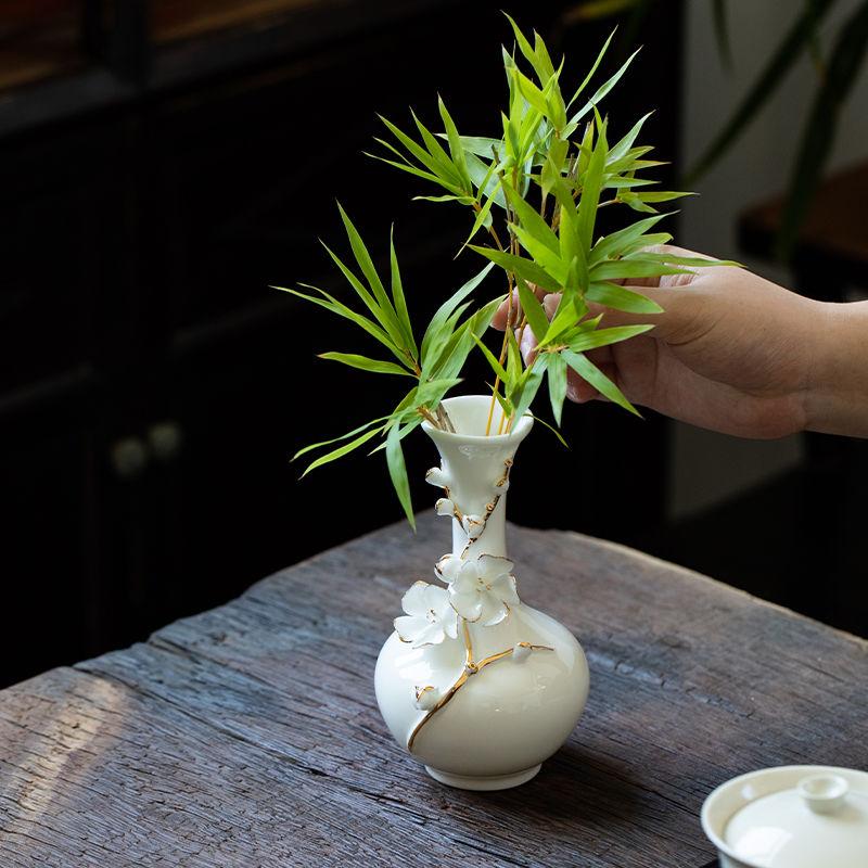 Weiße Porzellanvase Handgefertigte Pflaumenblütenvase Vintage Keramik Blumenvase Ästhetische Skulptur Heim- Bürodekor Hochzeitsgeschenke