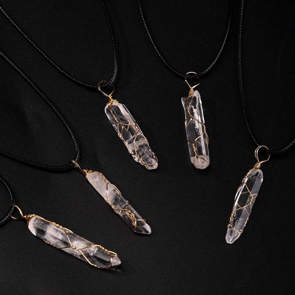 Colgante de cristal natural, cristal blanco, forma flexible, collar de seda, joyería irregular, regalo de Navidad, regalo de San Valentín, regalo para novia