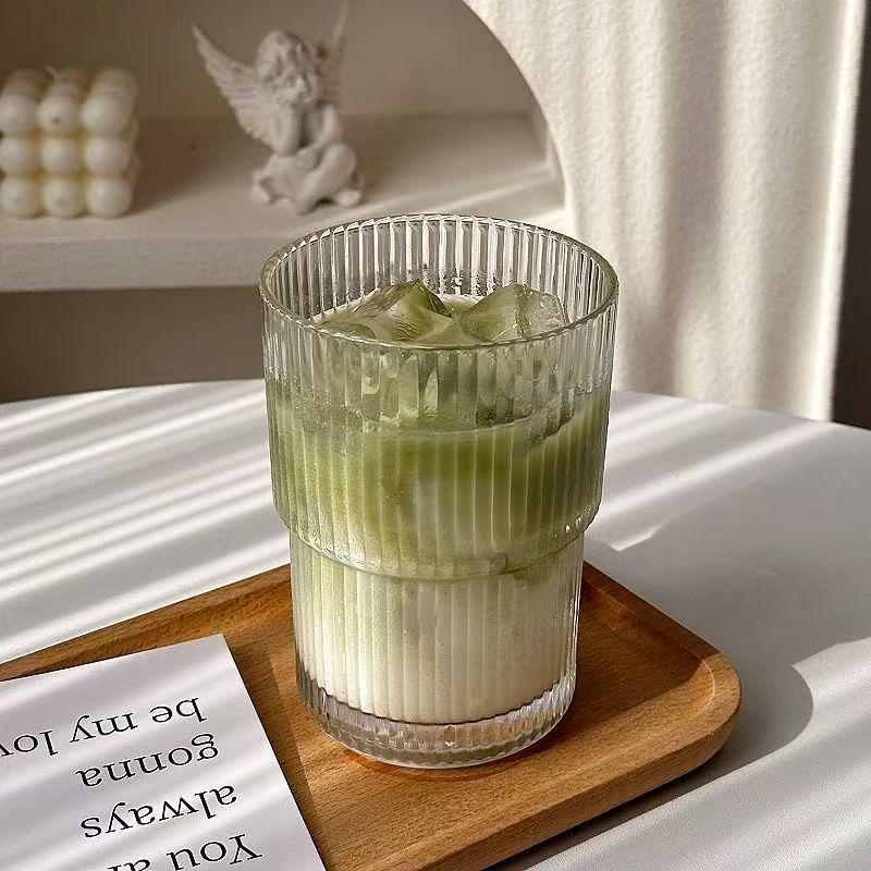 

Portable Vertical Stripe Glass Coffee Cup with Straw - Large Capacity for Iced Americano & Latte 301-400ml