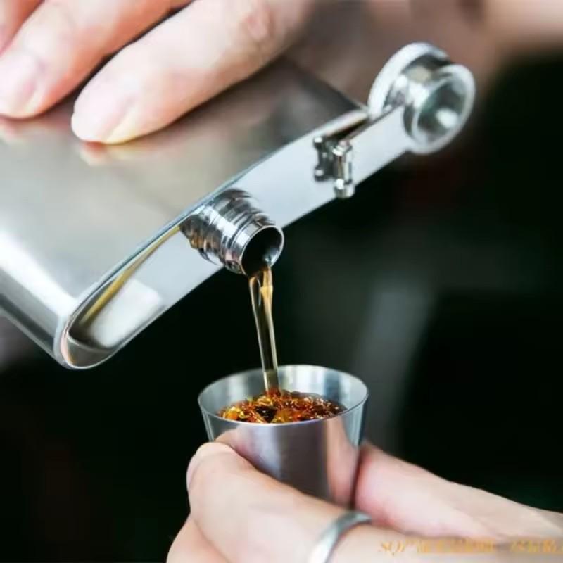4Pcs Set Outdoor Practical Travel Stainless Steel Cups Mini Set Glasses For Whisky Wine With Case Portable Drinkware 30ml