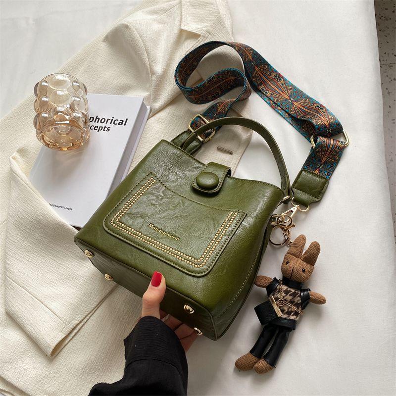 

Bag Women s Retro Korean Type Fashionable Shoulder Bag Green