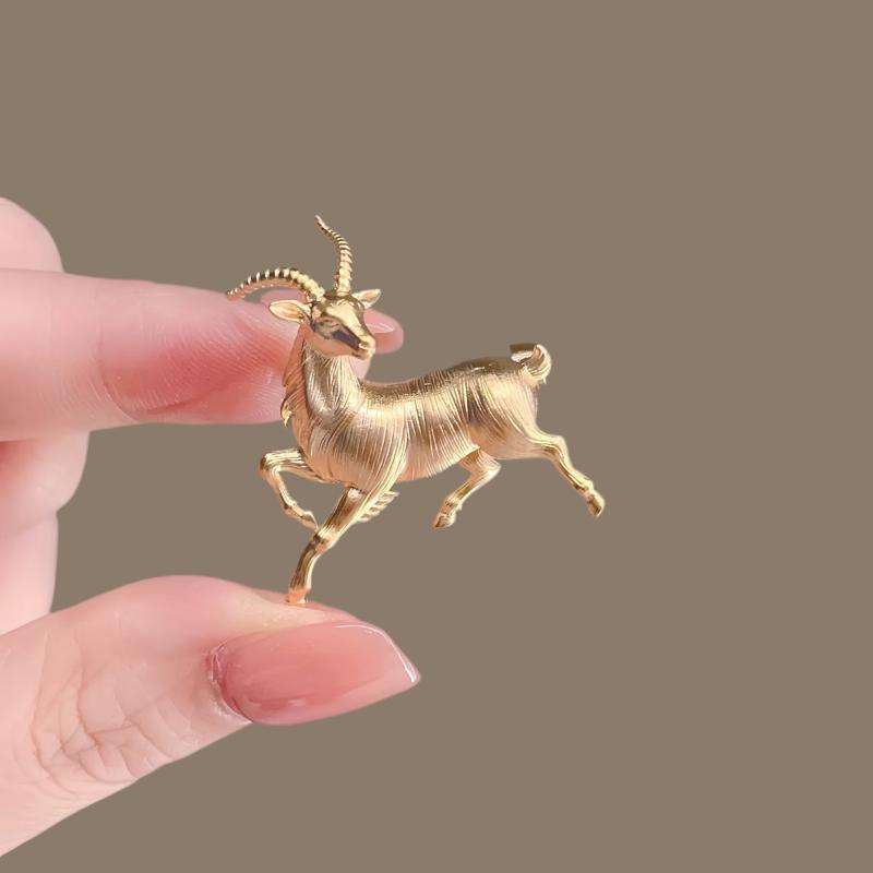 Vintage Gold Gazelle Brosche Feines Strukturiertes Design Lichtbeständige Oberfläche Perfekt für Tägliche Outfits Partys Schmuck Geschenke für Frauen