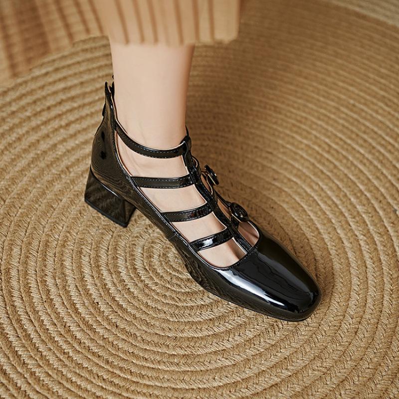 

Новая обувь на четыре сезона, одинарная обувь, квадратный носок, повседневная, средний каблук, модная кожаная обувь, однотонная, резиновая мягкая подошва, обувь большого размера, с пряжкой, женская 39 чёрный