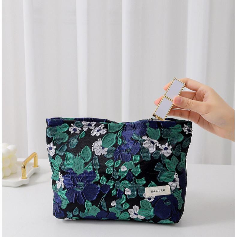 Embroidered Ramie Cotton & Linen Cosmetic Bag - Portable Canvas Storage for Lipstick and Skincare