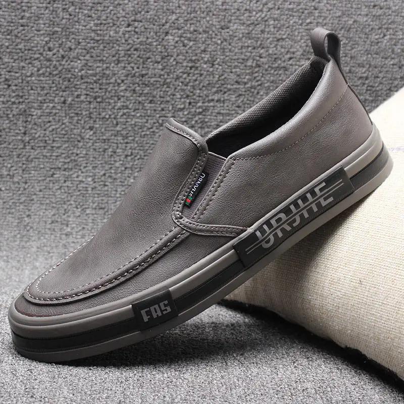 Flat Round Toe Leather Loafers Shoes for Men Retro Pu Classic Original 2025 Trend Man Casual Shoe Legitimate Low Price Cowhide
