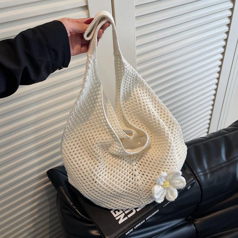 Seaside Travel Beach Bag Women's New Hollow Woven Bag Large Capacity Shoulder Tote Bag Lightweight Summer Beach Vacation Shoulder Bag