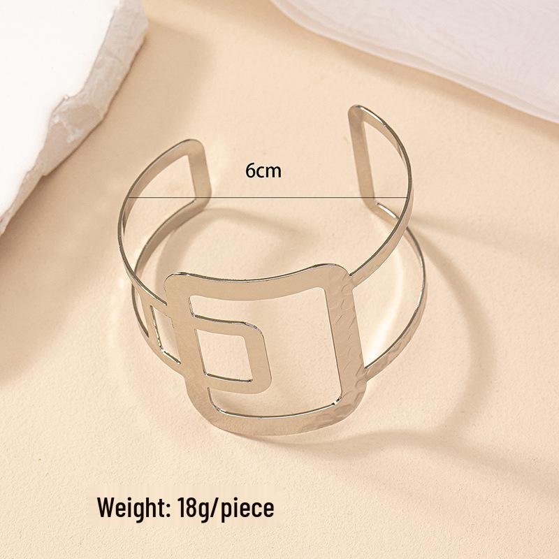 Fashion Design Retro Geometric Open Bangle for Women