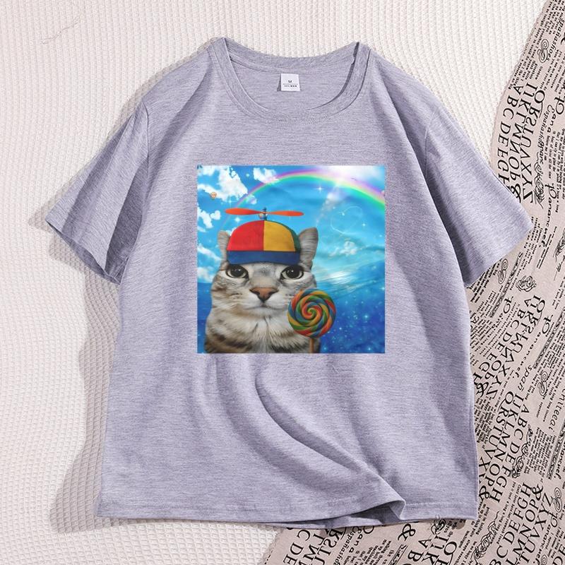 

Happy Cat Dreamcore T-shirt Funny Cats Brainrot Meme Tee Silly Kitten Humor Tshirt Casual Cotton Short Sleeve Round Neck Tops L сірий