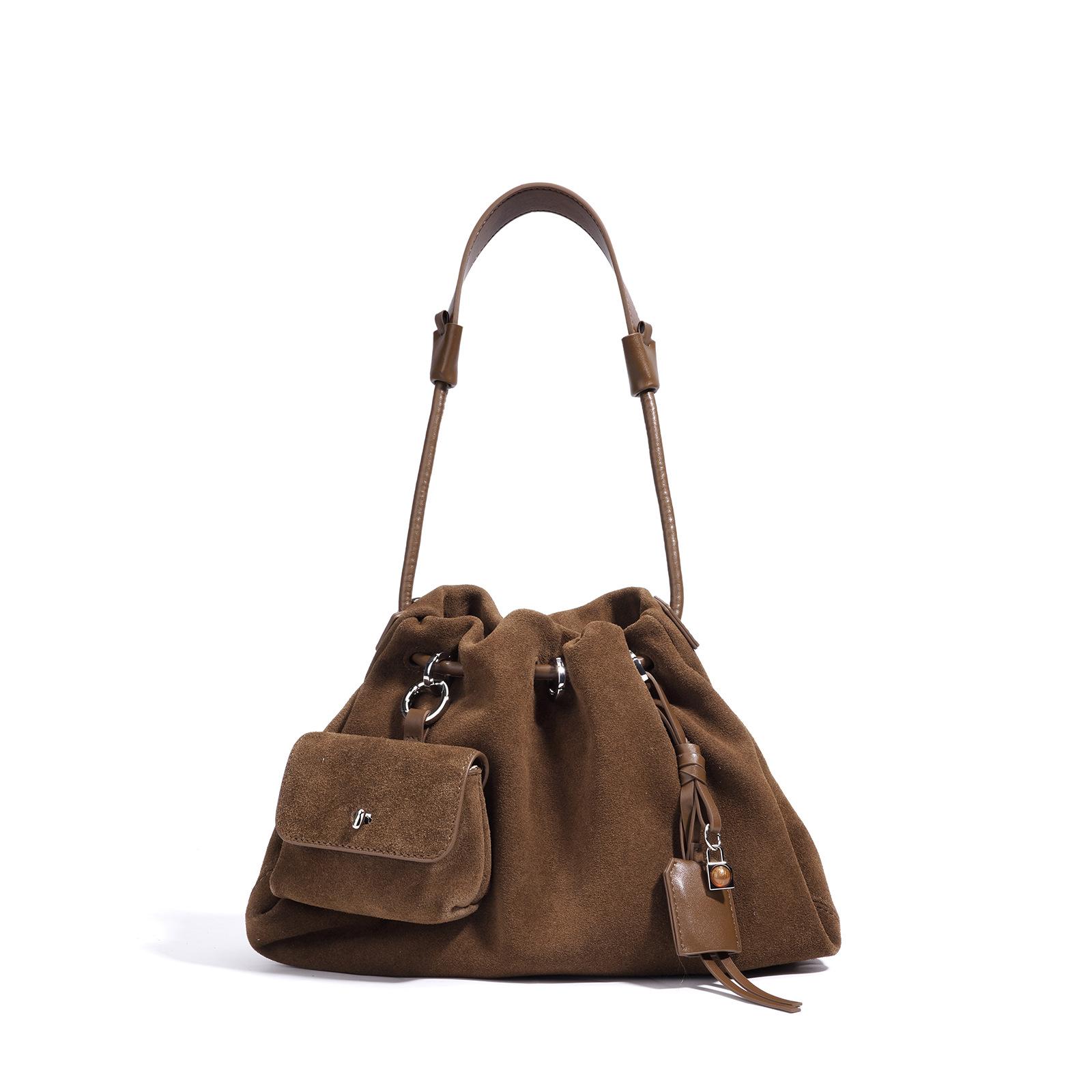 

New Shoulder Bag Fashionable and Simple Versatile Commuter Messenger Women s Bag Cloud Pleated Bag темно-коричневого