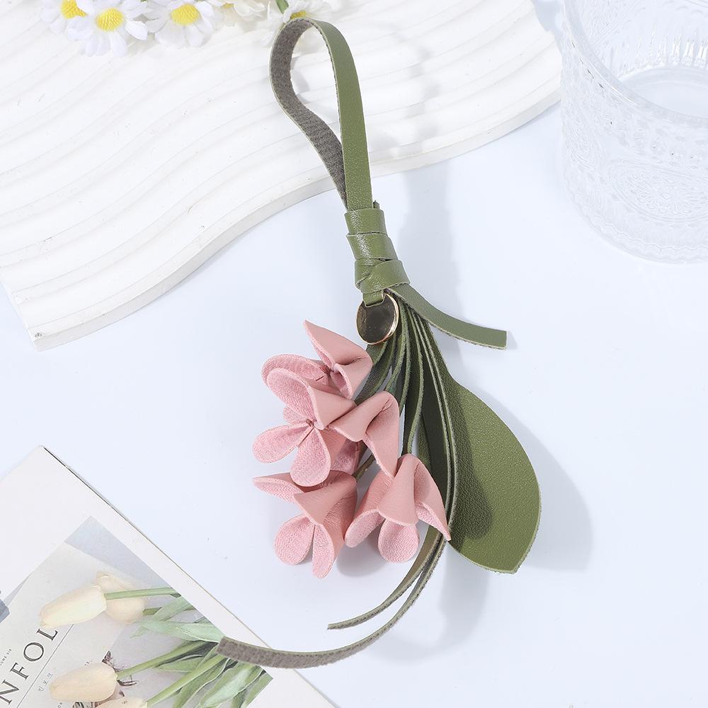 Fashion Pu Leather Pendant Keychains for Women Osmanthus Petal Creative Car Key Pendants Exquisite Bag Festival Birthday Gift