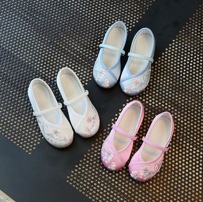 Children Clothing Yulin-001 Girls ' Embroidered Shoes Spring Autumn Sweet Children Hanfu Shoes Traditional Performance Kids Fashion Princess Dress Flat Shoes Cm