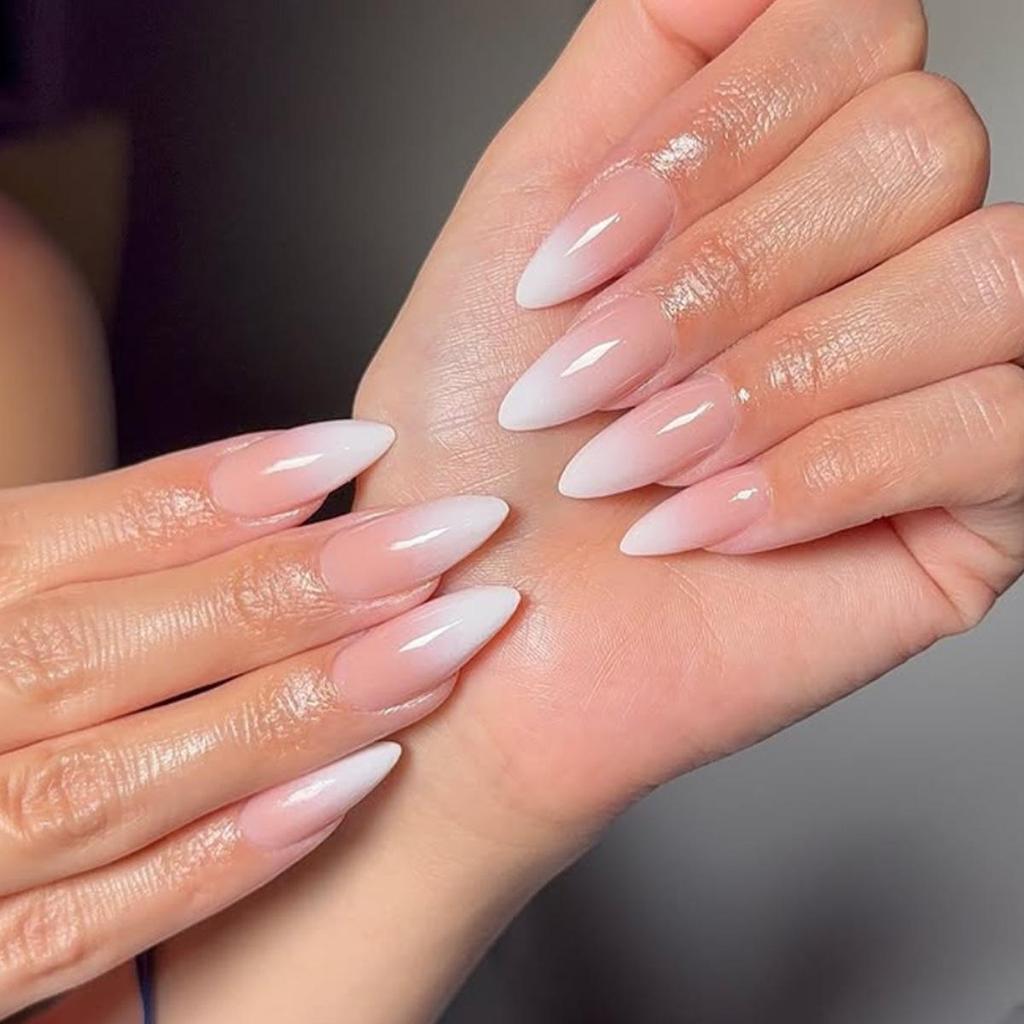 European Minimalist Almond White Gradient Detachable False Nails