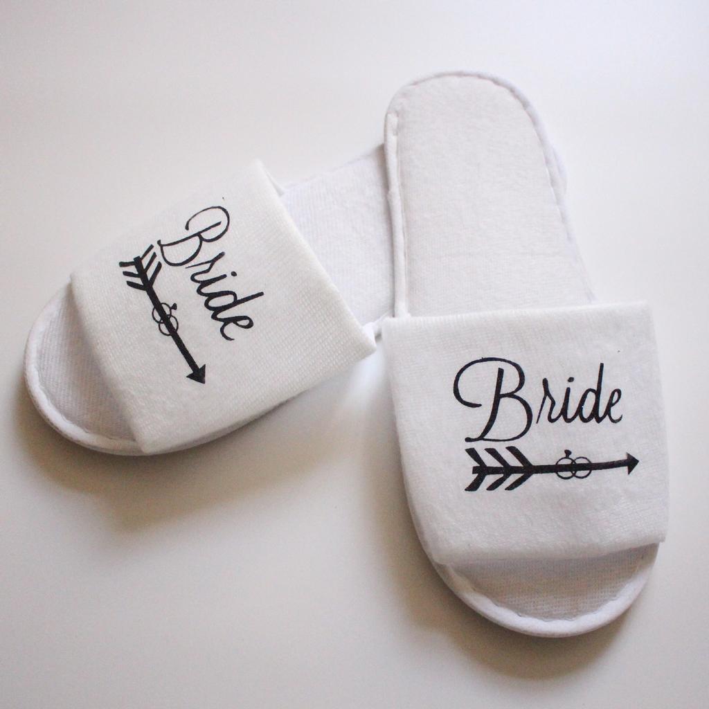 Fashion Wholesale Bride Shower Bride Wedding Decoration Bridesmaid Hen Party Spa Soft Slippers Ladies Bachelorette Party Supplies Gift