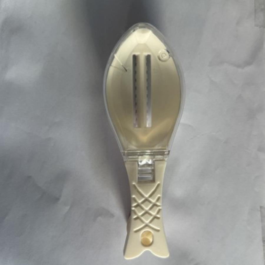Fish Scale Remover Manual Fish Scraper Kitchen Tool Creative Fish Scale Cleaning Knife 1 PCS