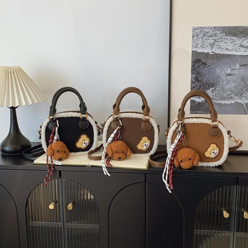 Trendy plush shoulder bag autumn and winter new lamb wool messenger small square bag casual versatile portable women's bag