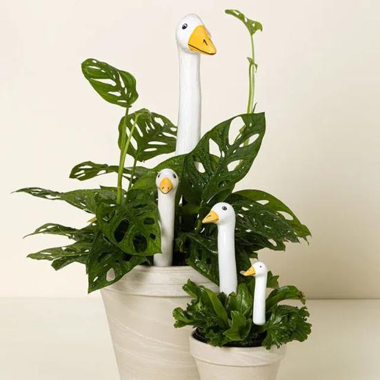 Porch Goose Statue Funny Goose Resin Decorative Garden Stake for Outdoor Lawn Yard Patio Garden Beds Planters Decor Gifts for Gardeners
