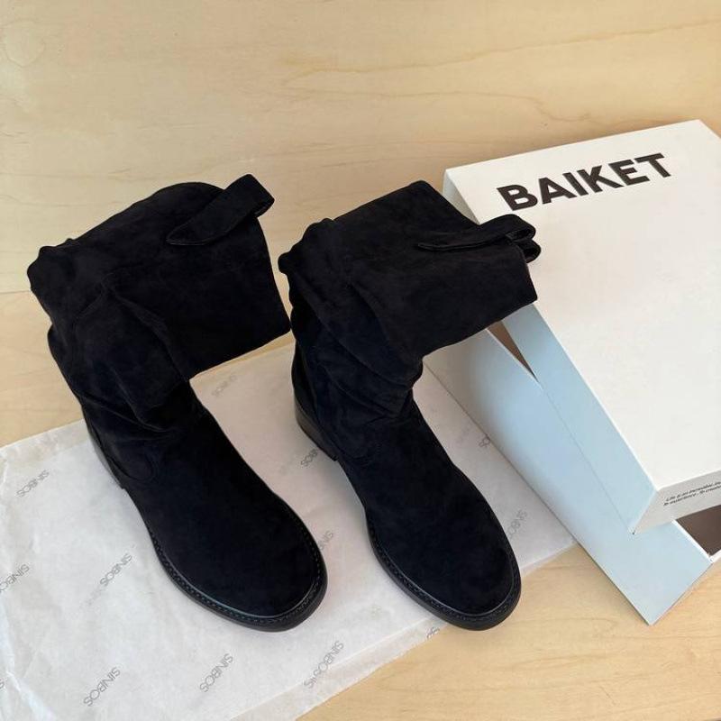 Autumn and Winter Women's Leather Boots Medium Heel Large Size Women's Boots Versatile Leather Martin Boots Sleeve New Round Head Medium Boots Women