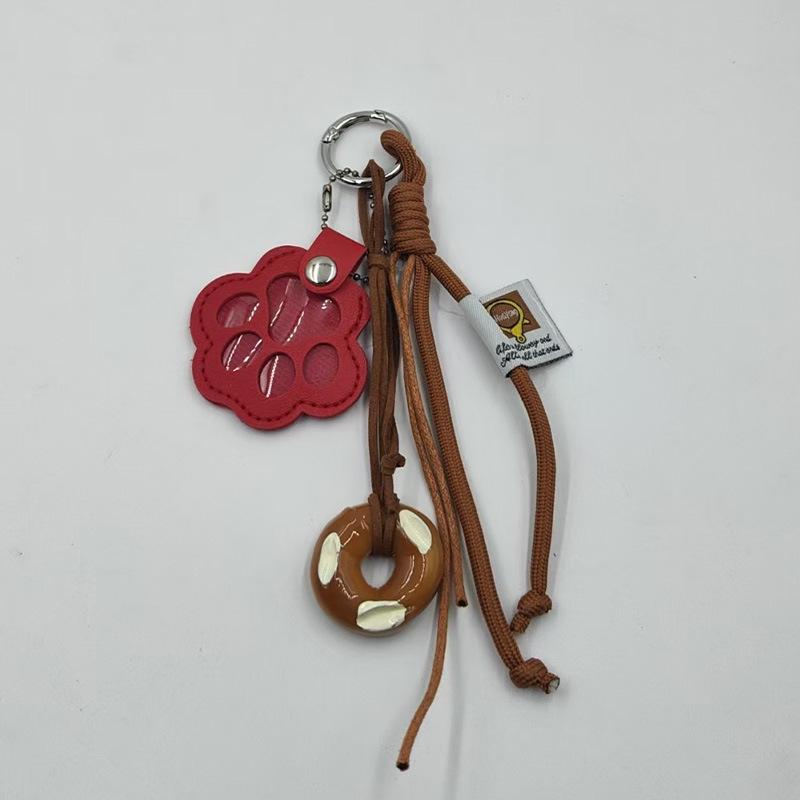 

2025 Exquisite Chinese-Style Woven Leather Pet Memorial Keychain for Cats and Dogs Cat01