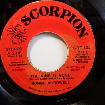 7-inch Plaat RONNIE MCDOWELL - The King Is Gone GRT135 Scorpion Record 1977 US Rock Gebruikt
