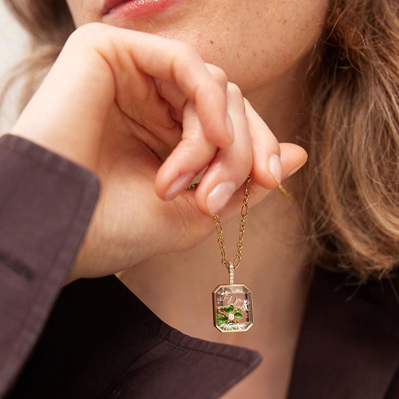 Pingente Caixa de Fotos Personalidade Retrô com Pingente DIY Aberturável Design Oco Caixa Transparente Cor Preservação Ouro