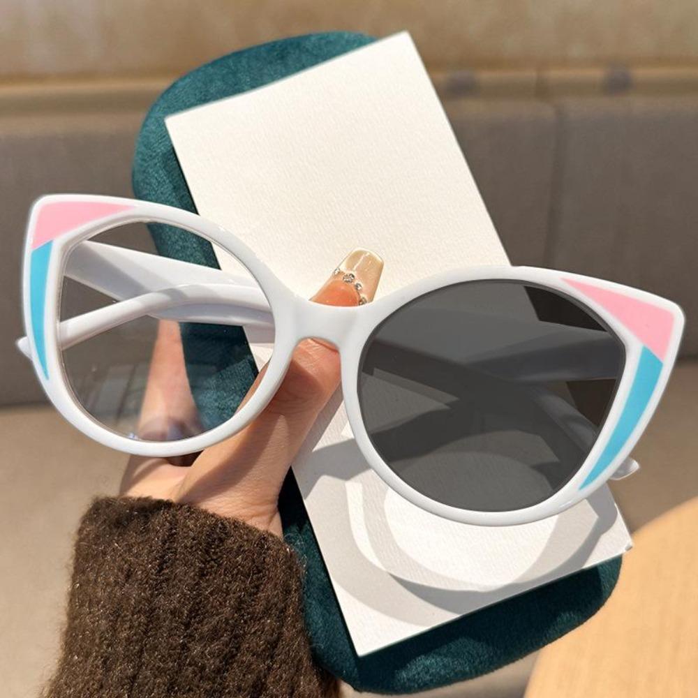 Fashion and Trendy Cat Eye Photochromic Myopia Glasses Personalized Color Blocking Anti Blue Light and Anti Radiation Glasses