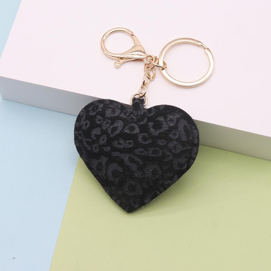 Leopard Print Heart Keychain Set - Stylish Decor for Keys/Bags, Ideal Gift for Fashion Enthusiasts