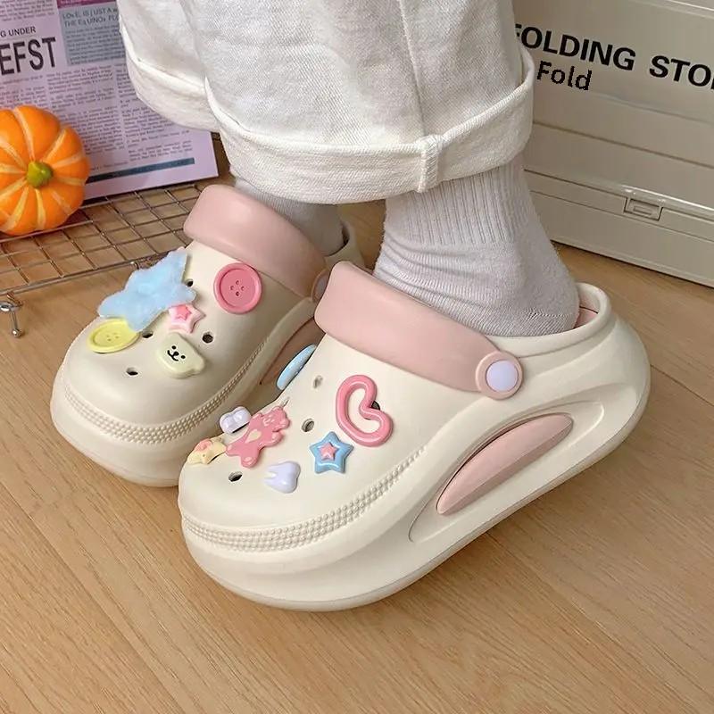 Damensandalen mit dicker Sohle, Sommer-Oberbekleidung, rutschfeste, höhenverstärkende Strandschuhe, Cartoon-Anime-Muster, Schuhe für Erwachsene