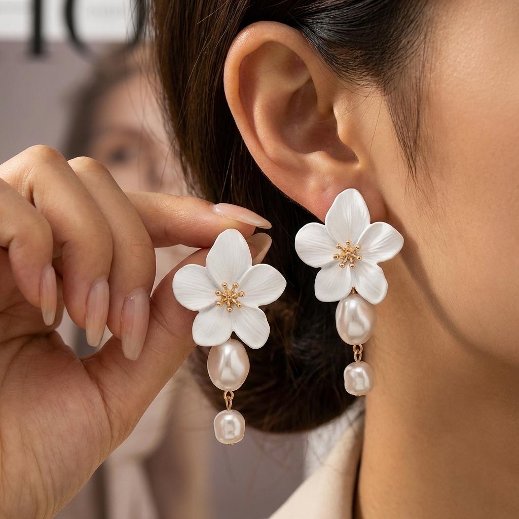 New Korean Fashion Imitation Pearl White Flower Dangle Earrings for Women Drop Earrings Fashion Ear Jewelry New Year Gift