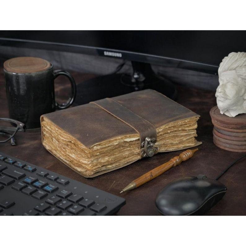 Vintage skórzany dziennik: Pusty Księga Cieni z Papierem Krawędziowym