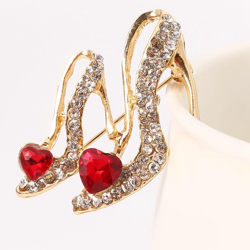Women Fashion Vintage Creative Crystal Shoes Shape Diamond Alloy Brooch Pin Clothes Decoration Accessories Garment Accessories
