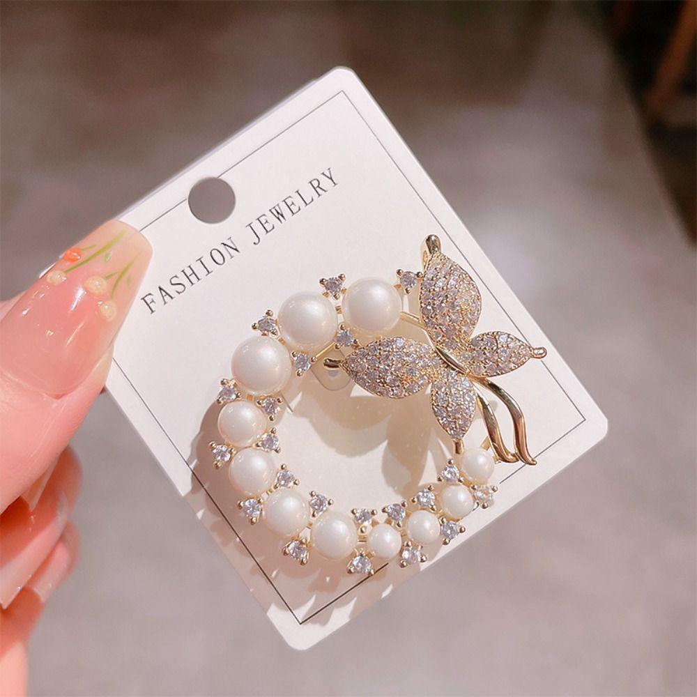 Trend Circle Butterfly Brooch Elegant Rhinestone Circle Brooches Wedding Gift