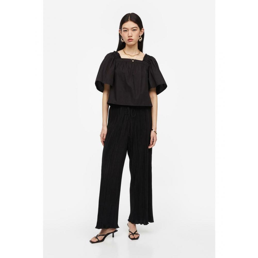 

Брюки из плиссированного трикотажа HM Черные 1182837002