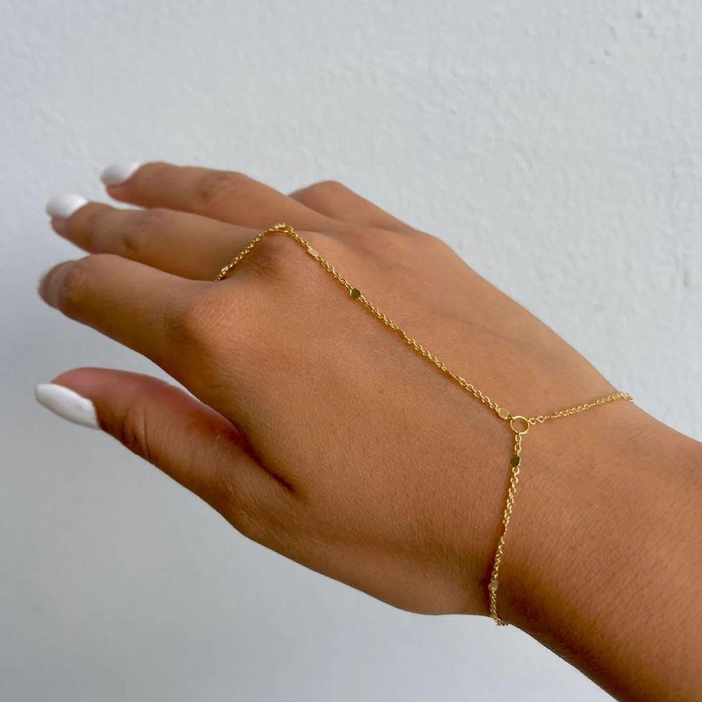Hand Chain Bracelet for Women Elegant Bracelet with Tarnish-Resistant Finish Trendy Jewellery Golden Piece Versatile Fashion