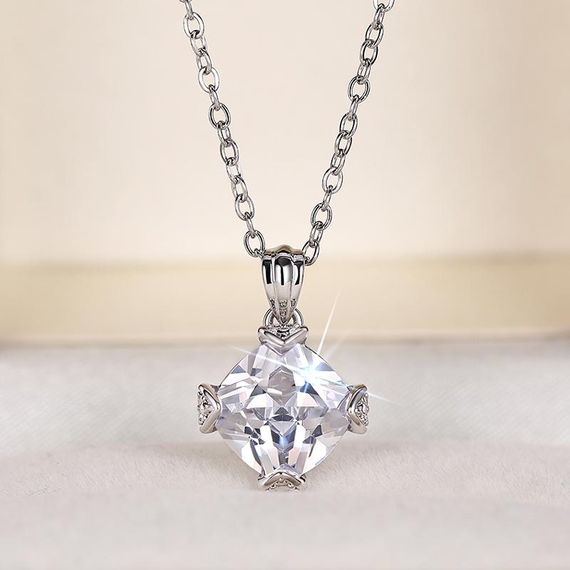 Huitan Brilliant Cubic Zircon Pendant Necklace for Women Minimalist Style Luxury Jewelry for Wedding Simple Stylish Accessories