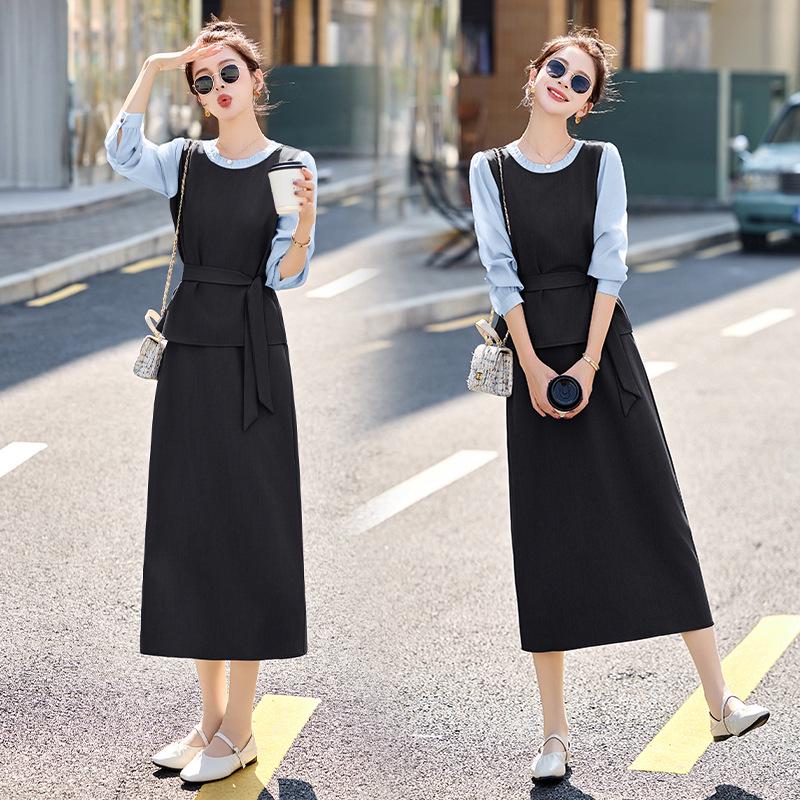 

Весна 2025 Комплект из двух предметов: Сшитая блузка и юбка миди с разрезом - Стиль HE5015 M (110-125 jin) чёрный