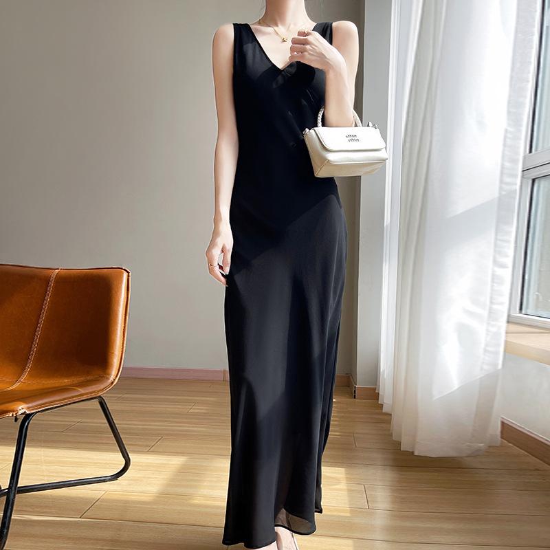 

Летнее макси-платье из жоржета с V-образным вырезом, на тонких бретелях и с завязкой на талии, 2025 L чёрный