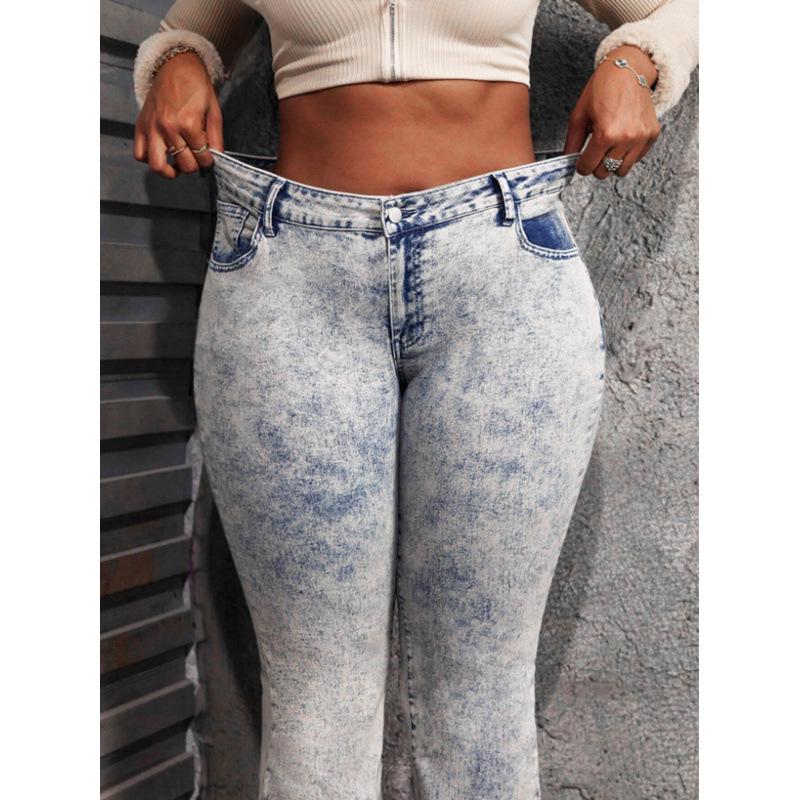 High-Waisted Flare Jeans - Washed Denim Streetwear in Plus Sizes