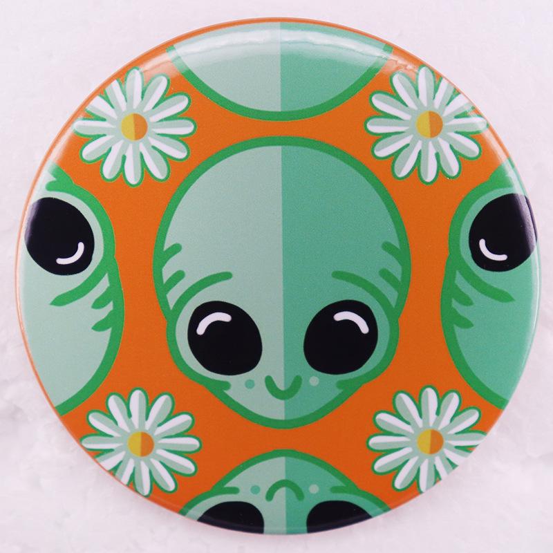 Брошь-значок Ромашка Инопланетный Цветок белый