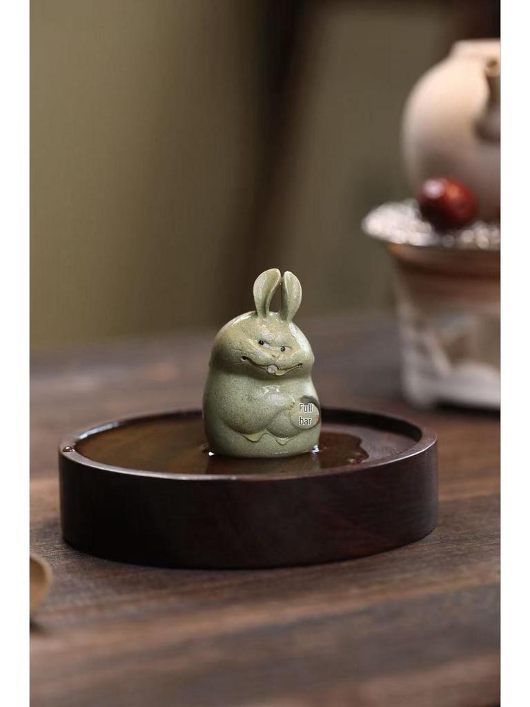 Yixing Zisha Cute Bunny Tea Pet: Lucky Rabbit Ornament for Tea Play and Fun.