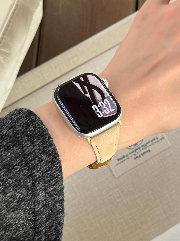 Bracelet en soie pour Apple Watch Series S11/S10/98765SE - Design taille fine pour femme.