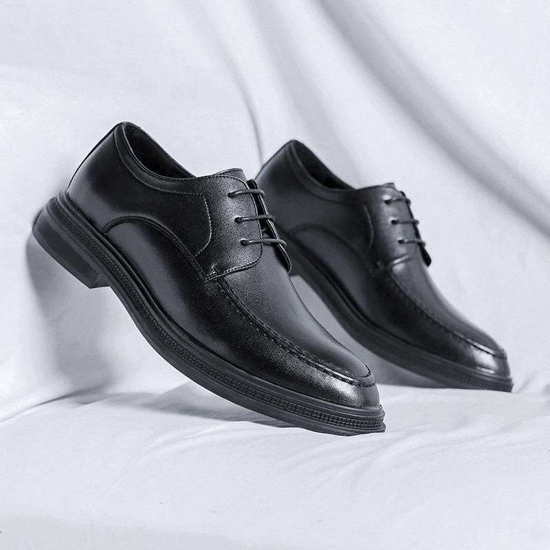 

Кожаные туфли мужские корейские версии деловой повседневной одежды с острым носком из мягкой кожи трендовые британские черные туфли для жениха 1996-R 44 чёрный