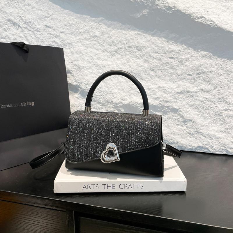 

2025 новый зарубежный стиль корейская версия популярная модная сумка через плечо мессенджер ретро пэчворк модная с пайетками портативная маленькая квадратная сумка чёрный