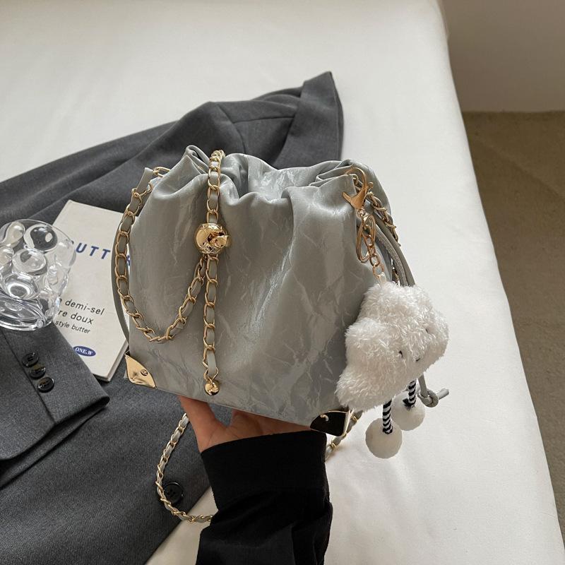 

Small fresh chain bucket bag, new summer simple shoulder bag, textured messenger bag, fashionable серебряный