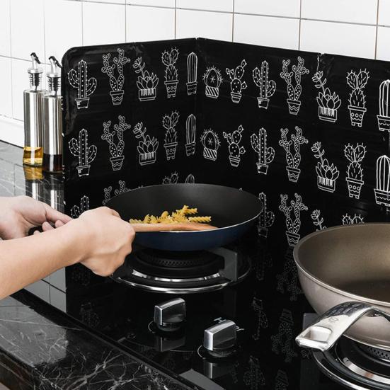 Aluminum Foil Kitchen Cooking Oil Splash Guard Gas Stove Heat Burn Proof Board