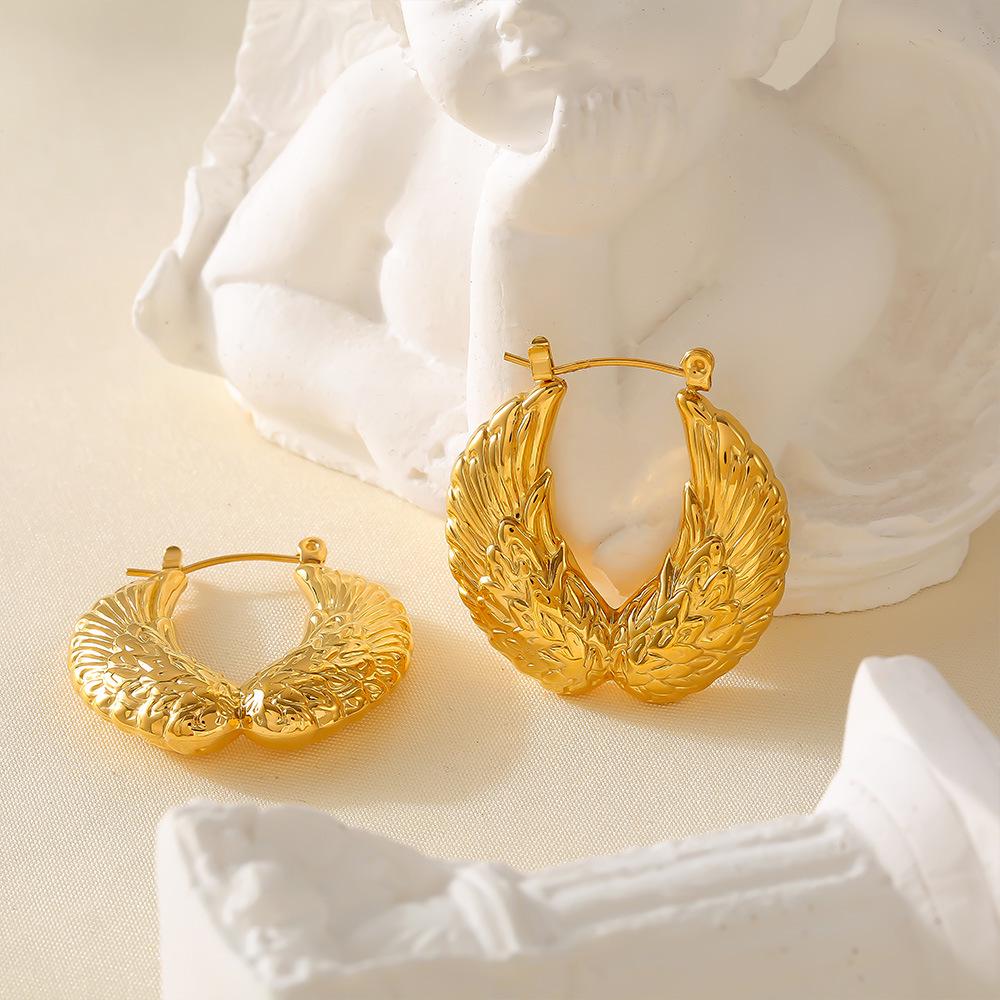 Geometrische Flügel-Ohrringe mit 18 Karat Vergoldung aus Titanstahl - Europäisch/Amerikanisches Retro-Design