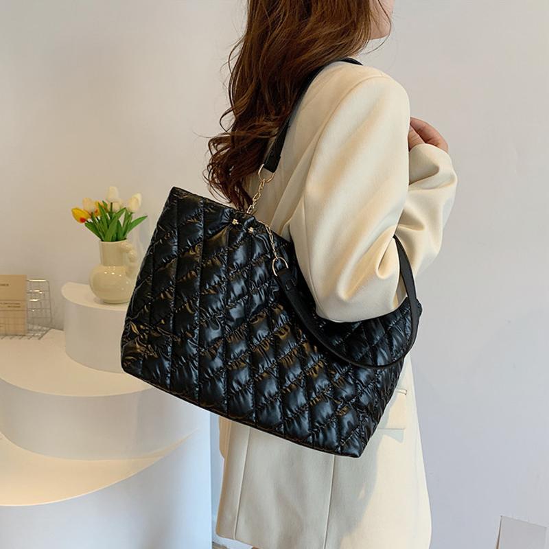 Damen-Tragetasche mit Rautensteppung, große Kapazität, Tragegriff oben, vielseitige, weiche Umhängetasche, lässige, trendige Einkaufstasche für Damen