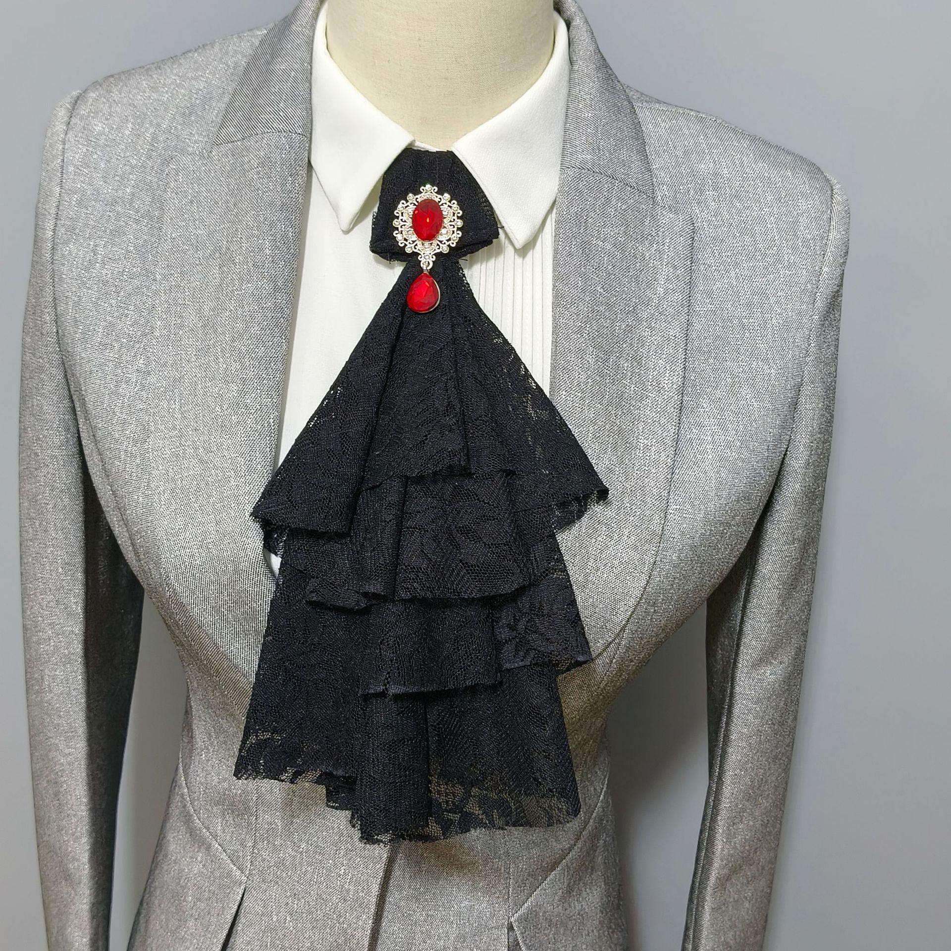 

Palace Wind Studio снимает благородный кружевной многоуровневый фальшивый воротник чёрный