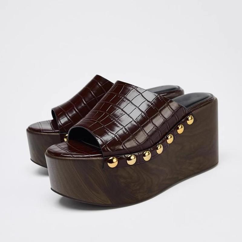 Fashion Wedges rivet Slippers for Women Platform Sandals Woman Summer Chunky Solid Color Round Head Woman Thick Sole Beach Shoes